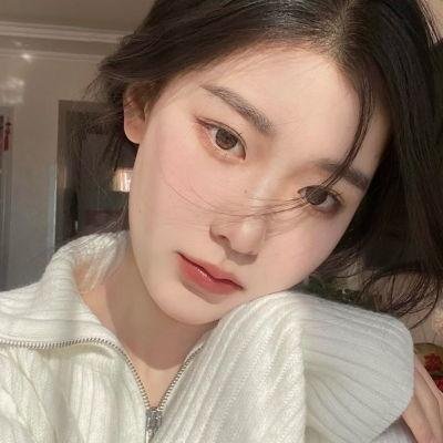 俏皮女学生